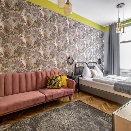 Апартаменты 3Bdr Oasis In The Heart Of Прага Экстерьер фото