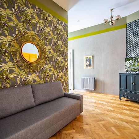 Апартаменты 3Bdr Oasis In The Heart Of Прага Экстерьер фото