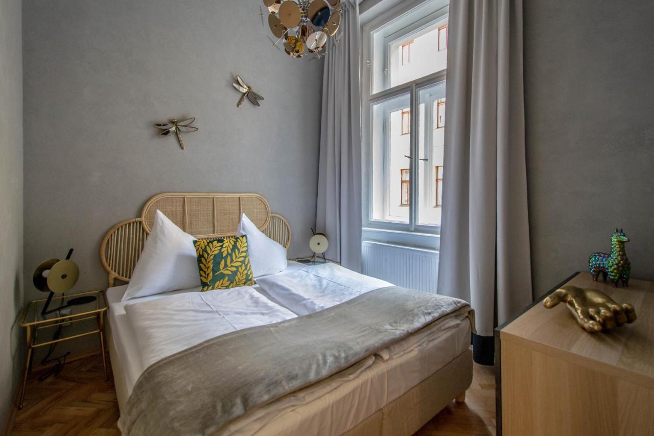 Апартаменты 3Bdr Oasis In The Heart Of Прага Экстерьер фото