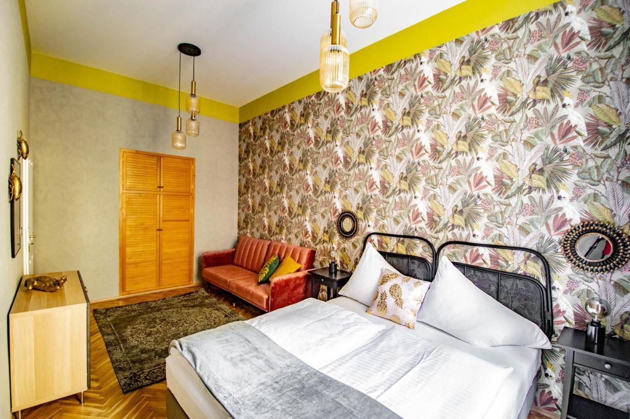 Апартаменты 3Bdr Oasis In The Heart Of Прага Экстерьер фото