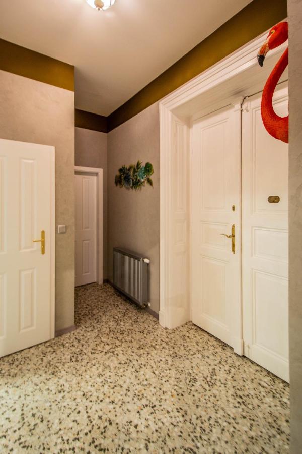 Апартаменты 3Bdr Oasis In The Heart Of Прага Экстерьер фото