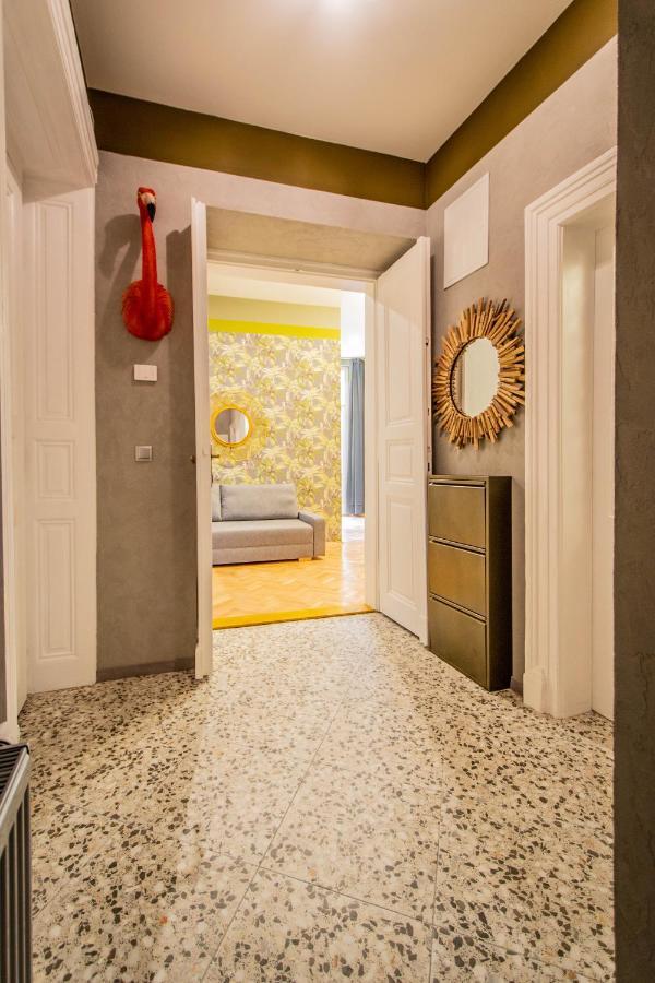 Апартаменты 3Bdr Oasis In The Heart Of Прага Экстерьер фото